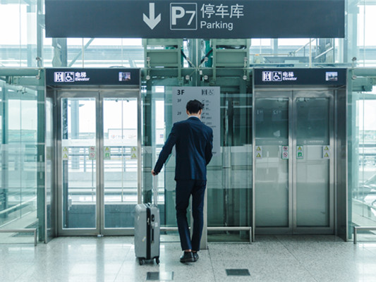电梯机房爬梯验收标准是什么?电梯装潢的材料都有什么种类?