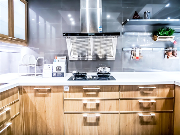 厨房橱柜尺寸怎么确定？橱柜门板哪些材质更好？