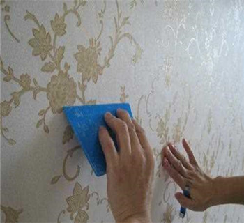用糯米胶贴墙纸的步骤  自粘贴纸墙纸使用方法