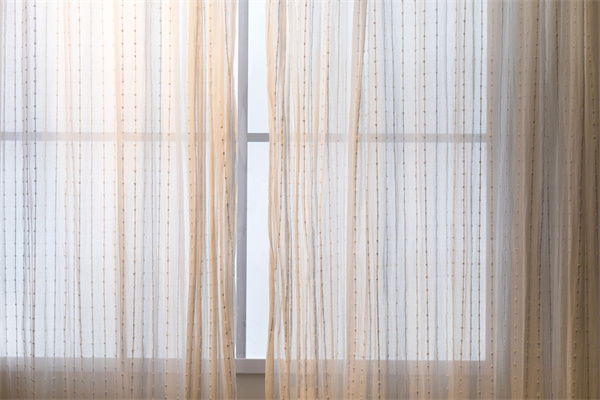 门窗装金刚网纱窗，还是配不锈钢纱窗！两者该怎么选？