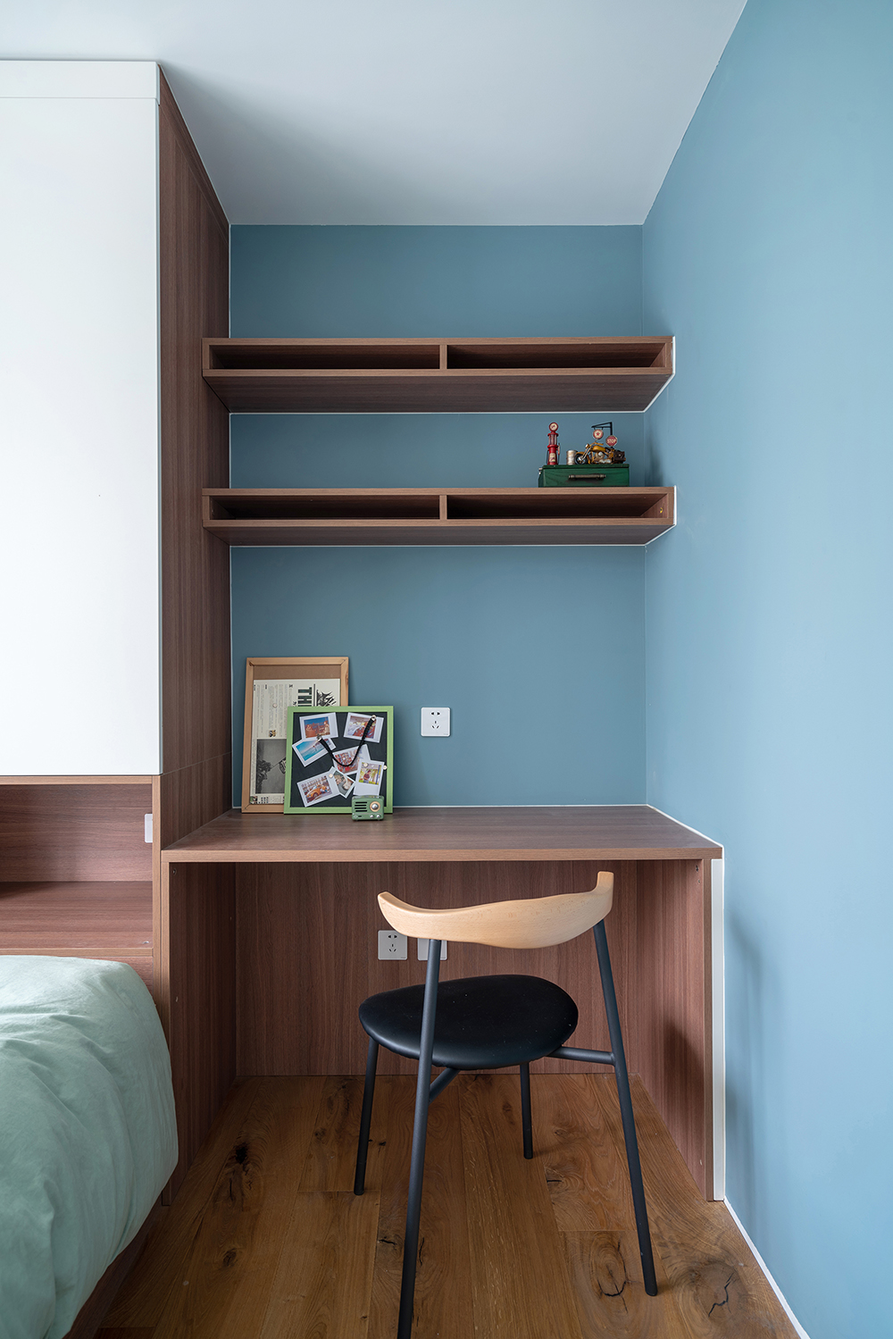 书柜一面墙效果图欣赏：打造完美家居空间