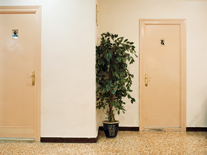 入户门对卫生间门处理方法有哪些?入户门的禁忌有哪些?