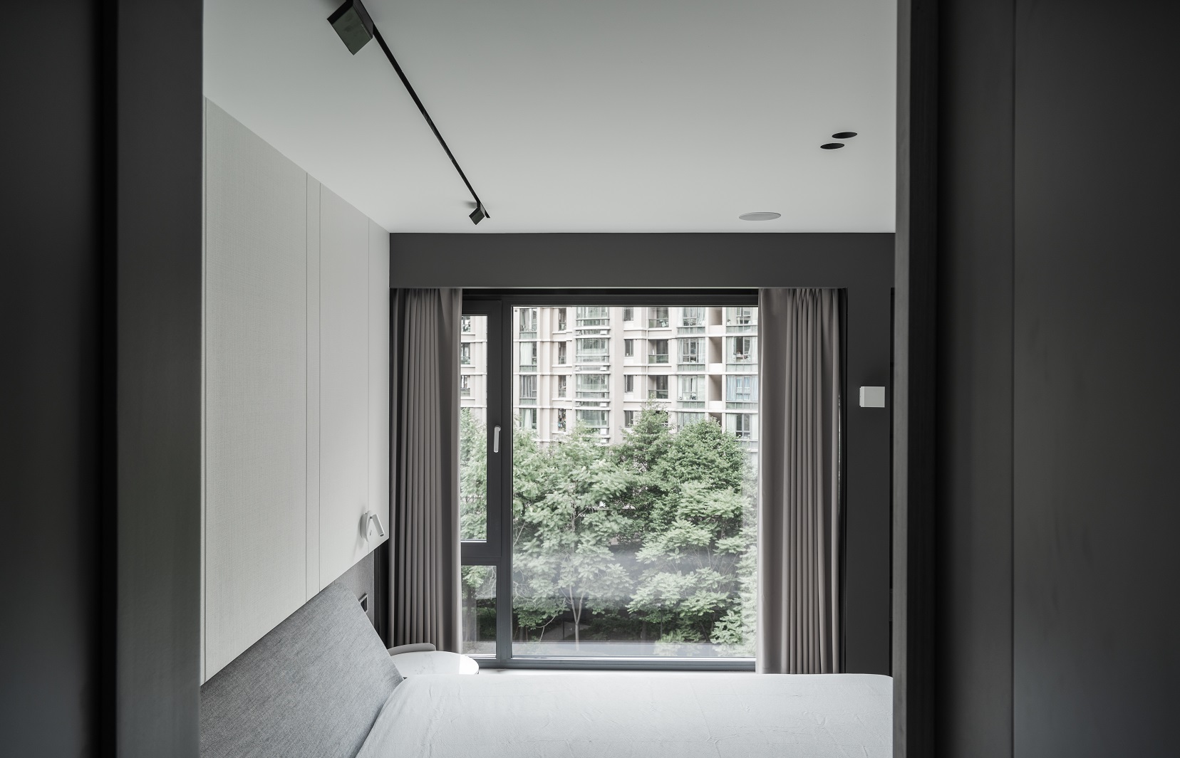 如何设计建筑平面图中的窗户布局？专业建议和实用技巧