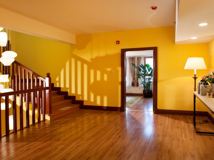 客厅楼梯设计怎么做？楼梯装修有哪些风格？