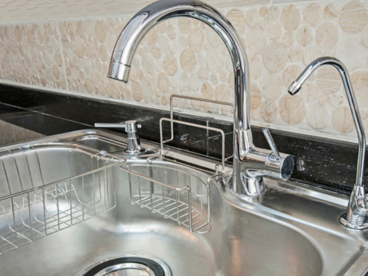 厨房水槽什么材质好 厨房水槽尺寸大小多少合适 百安居装修网