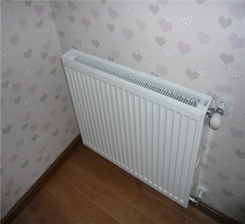 贴壁纸能装暖气片吗  地暖可以加装暖气片吗