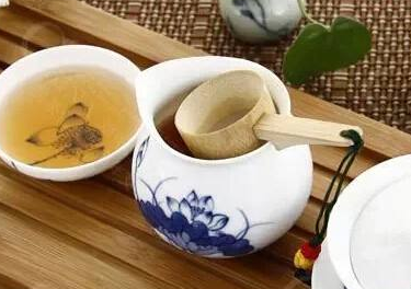 功夫茶用茶壶还是盖碗  功夫茶盖碗用法