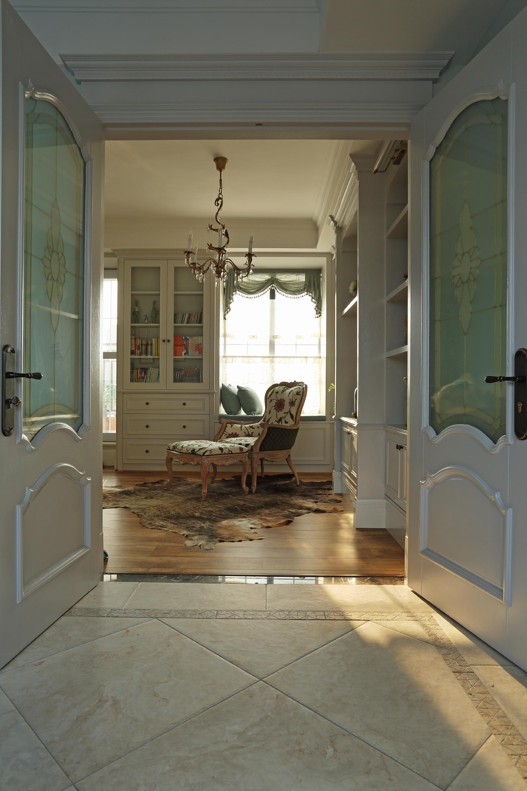 家装必备：法式复古风格门图片赏析与选购建议