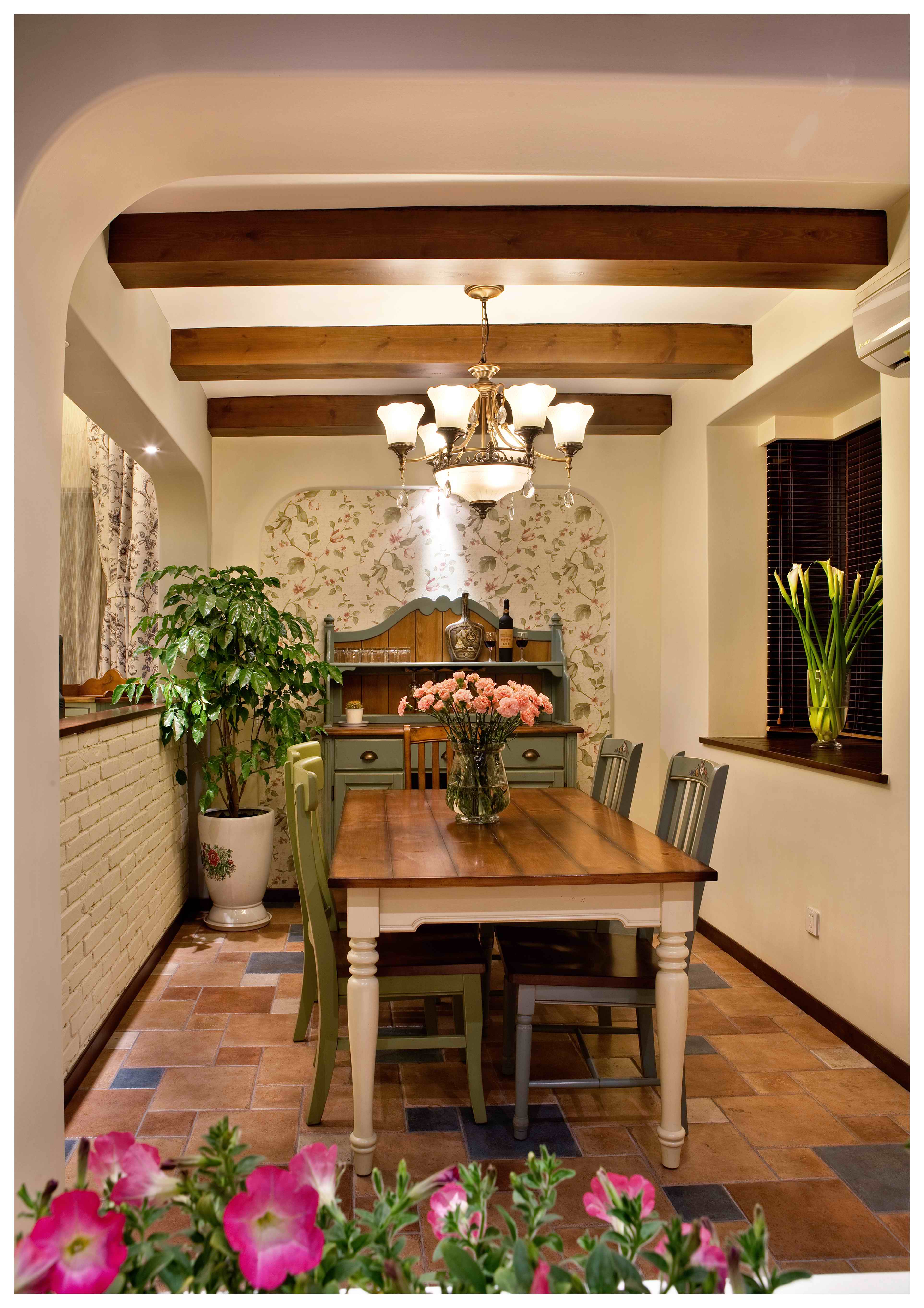 乡村铁锅炖装修效果图欣赏与设计灵感