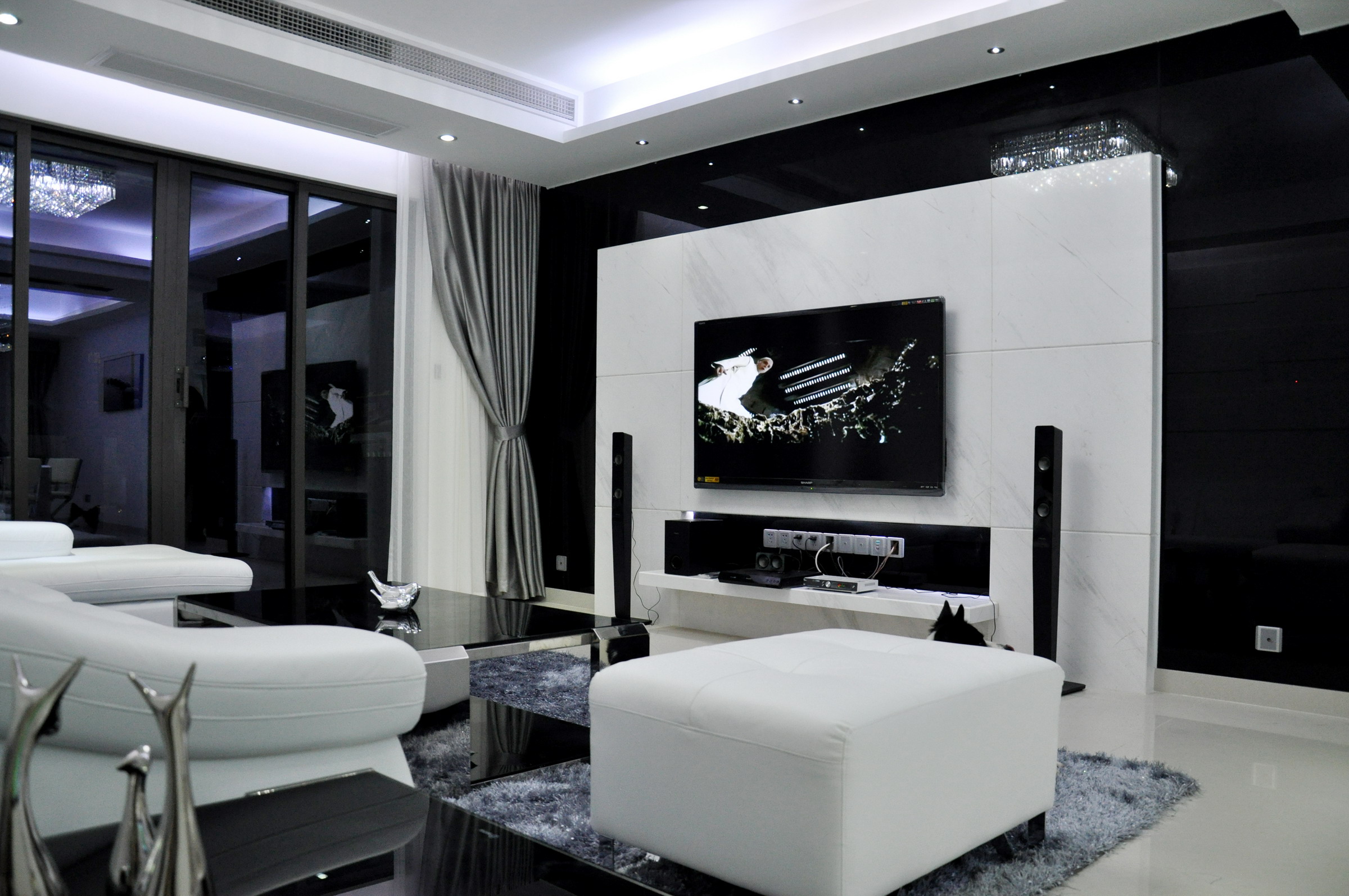 现代黑白灰客厅设计效果图，打造简约高级空间