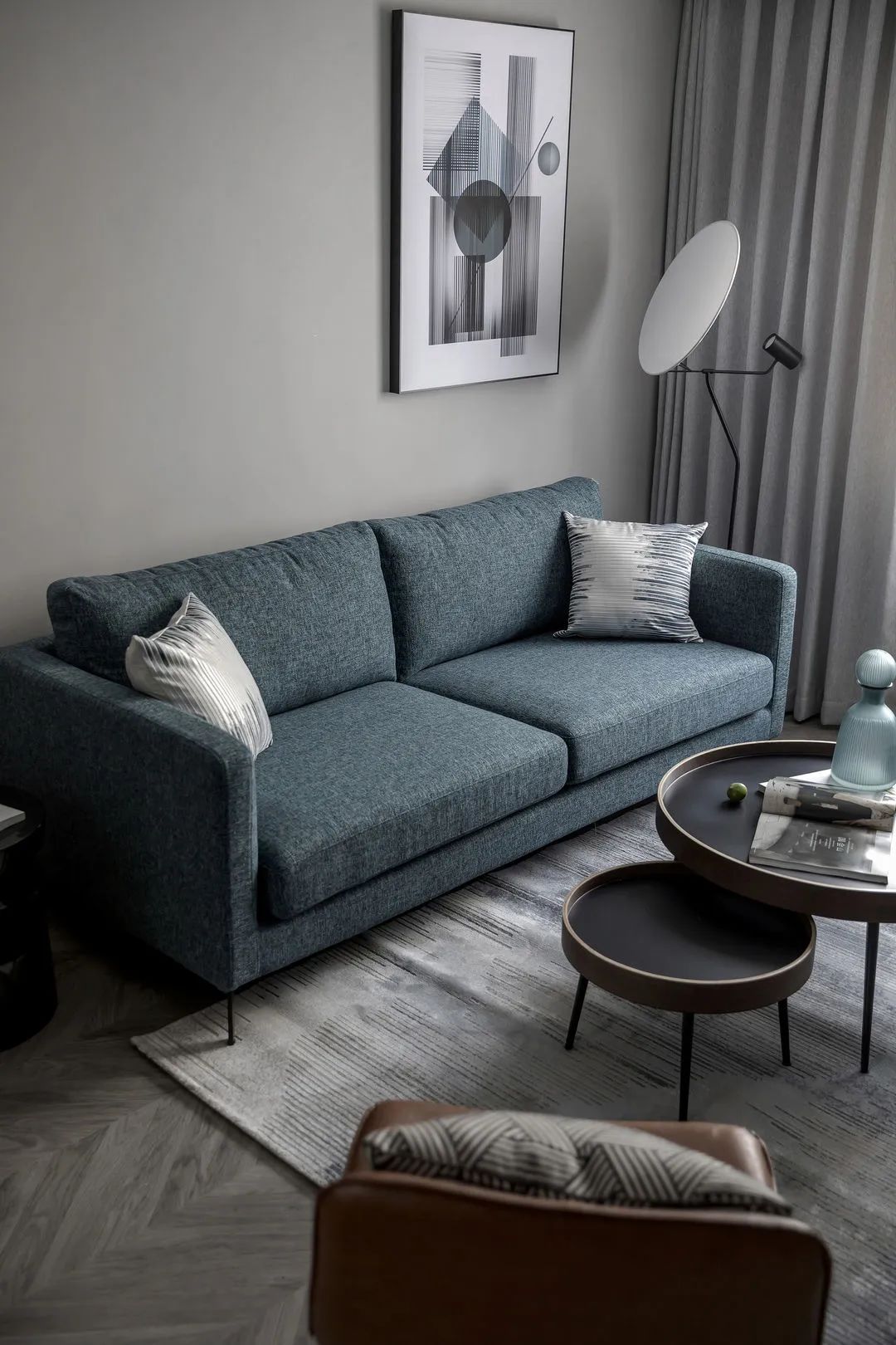 灰蓝色沙发搭配沙发垫的完美指南