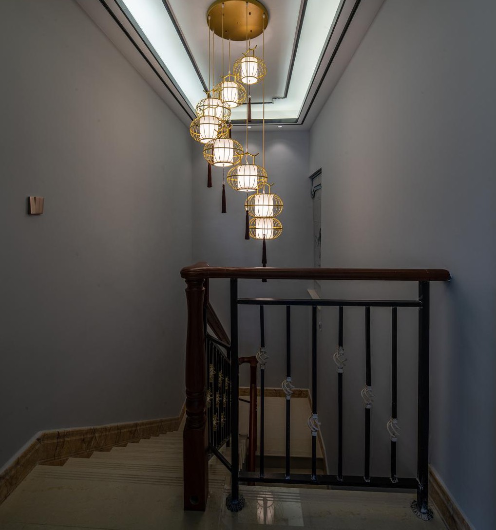 室内楼梯灯图片大全：激发创意与美感的灯光设计