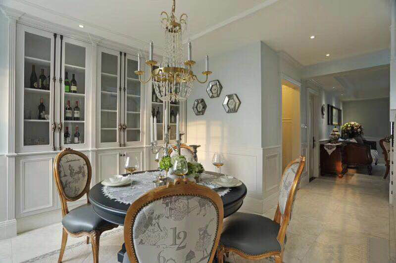 错层导台餐桌设计图：打造实用且美观的居家空间