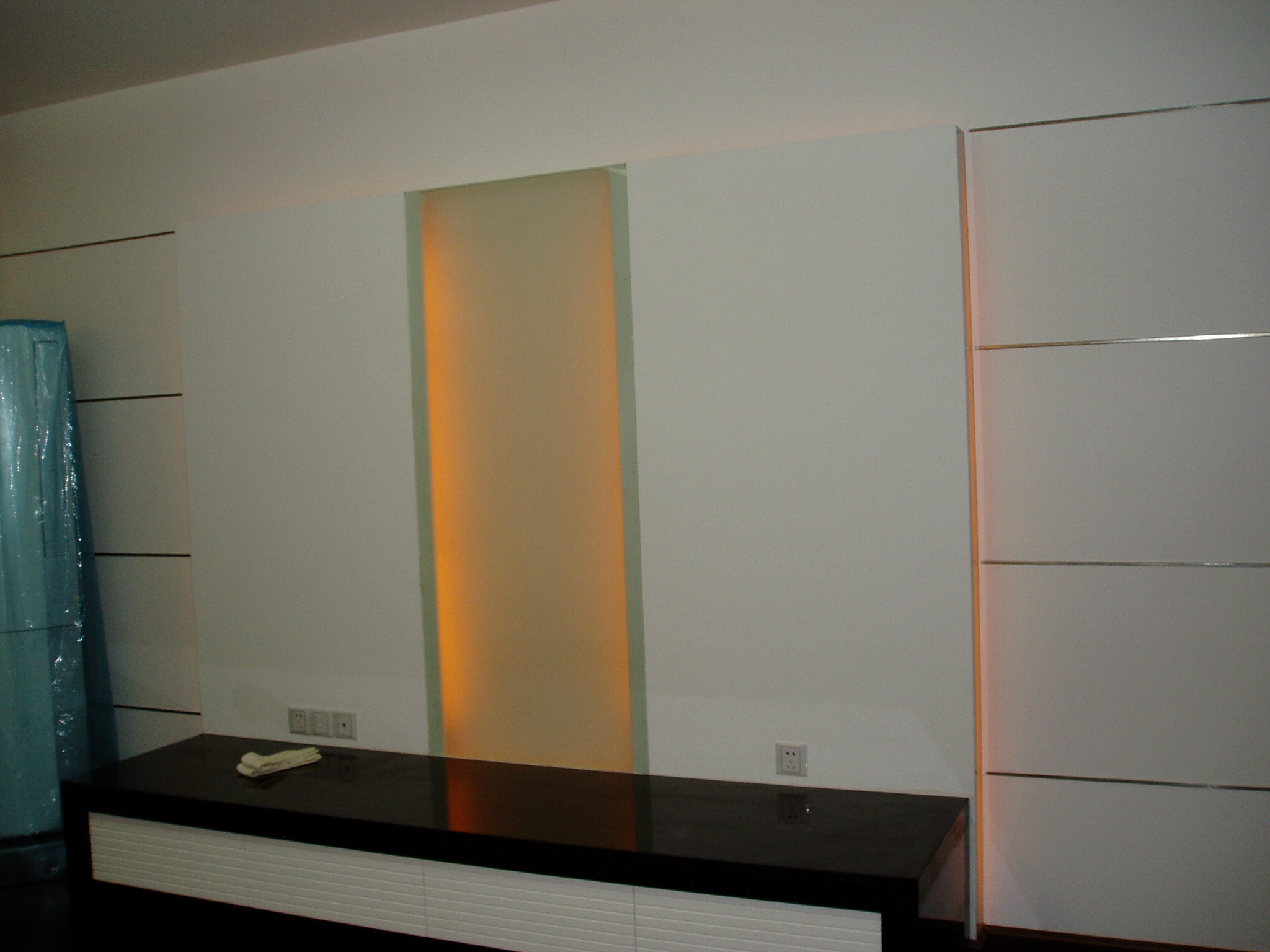 镜面铝塑板装修效果图：打造现代质感空间的绝佳选择