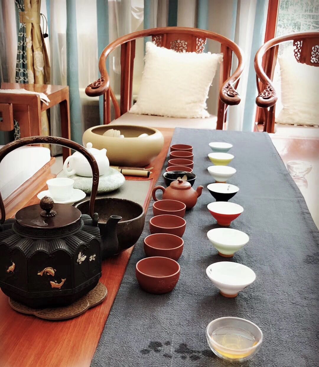 茶桌杯子摆放效果图设计,提升空间美感