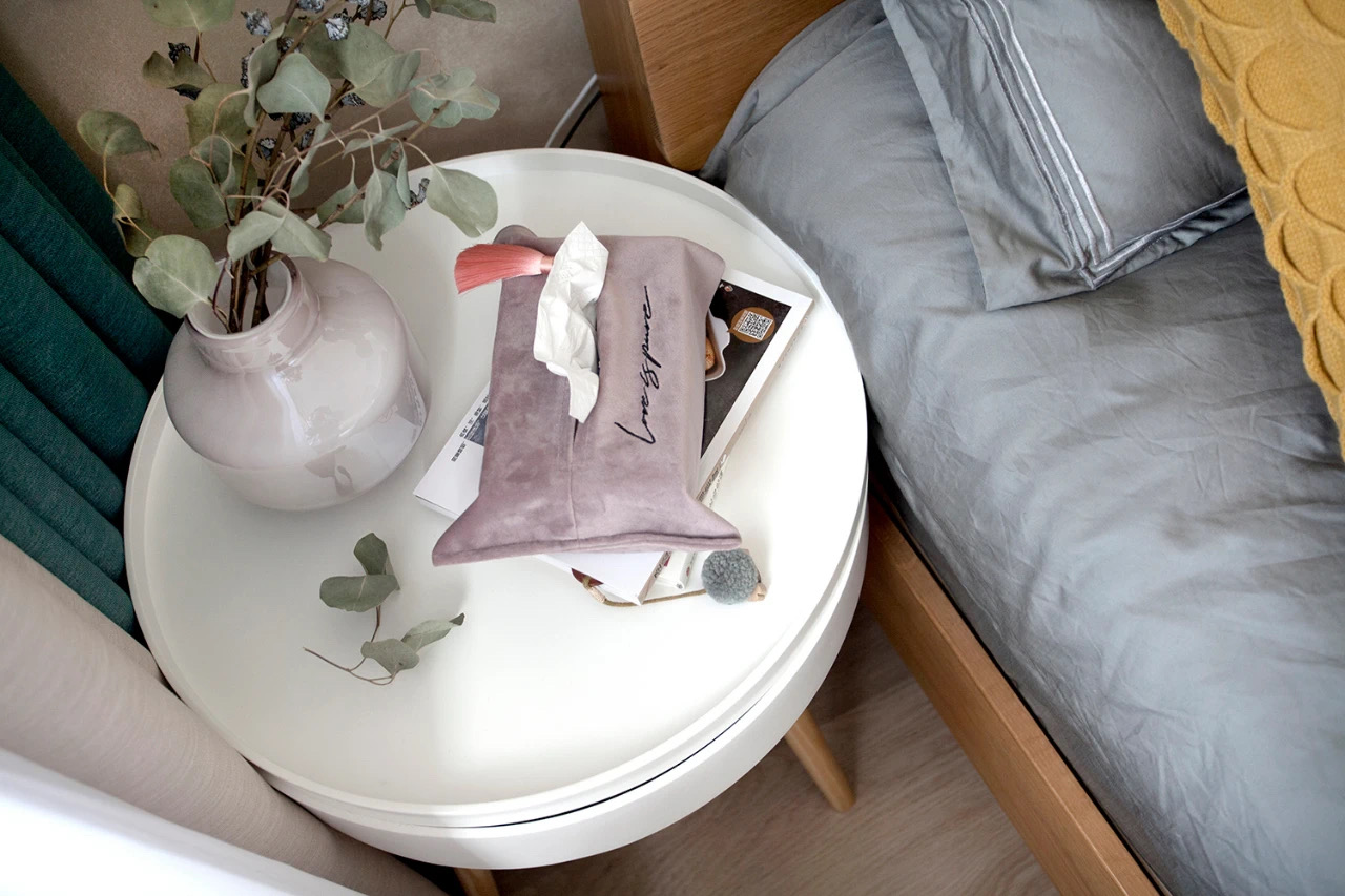 如何装饰白色皮包更好看？创意美学指导