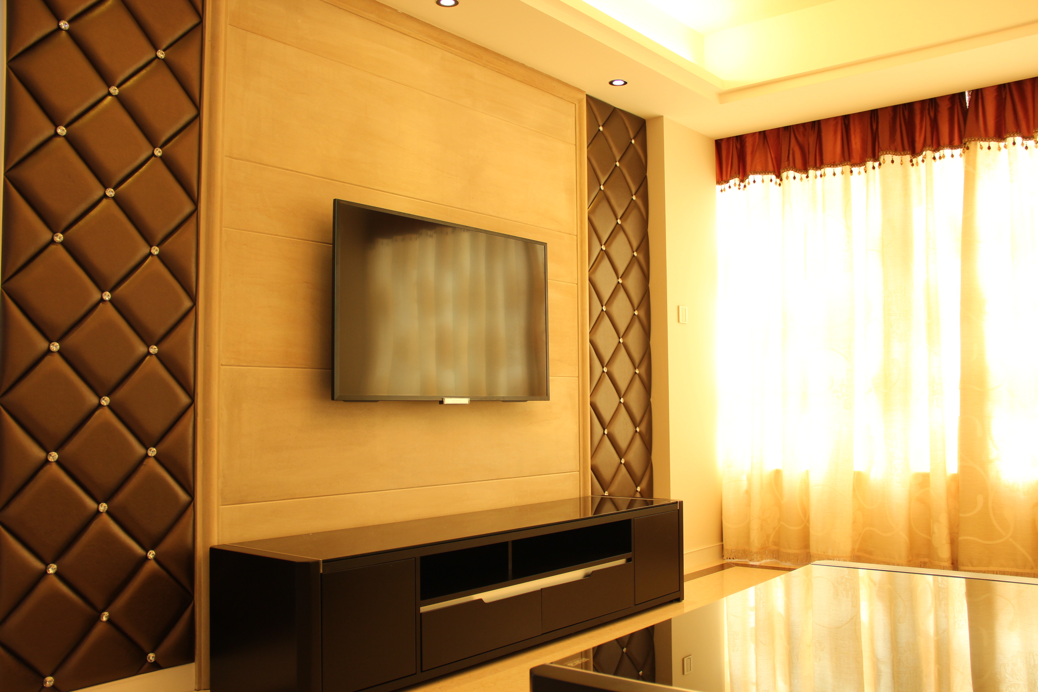 一万元预算打造别具魅力的KTV装修效果图解析