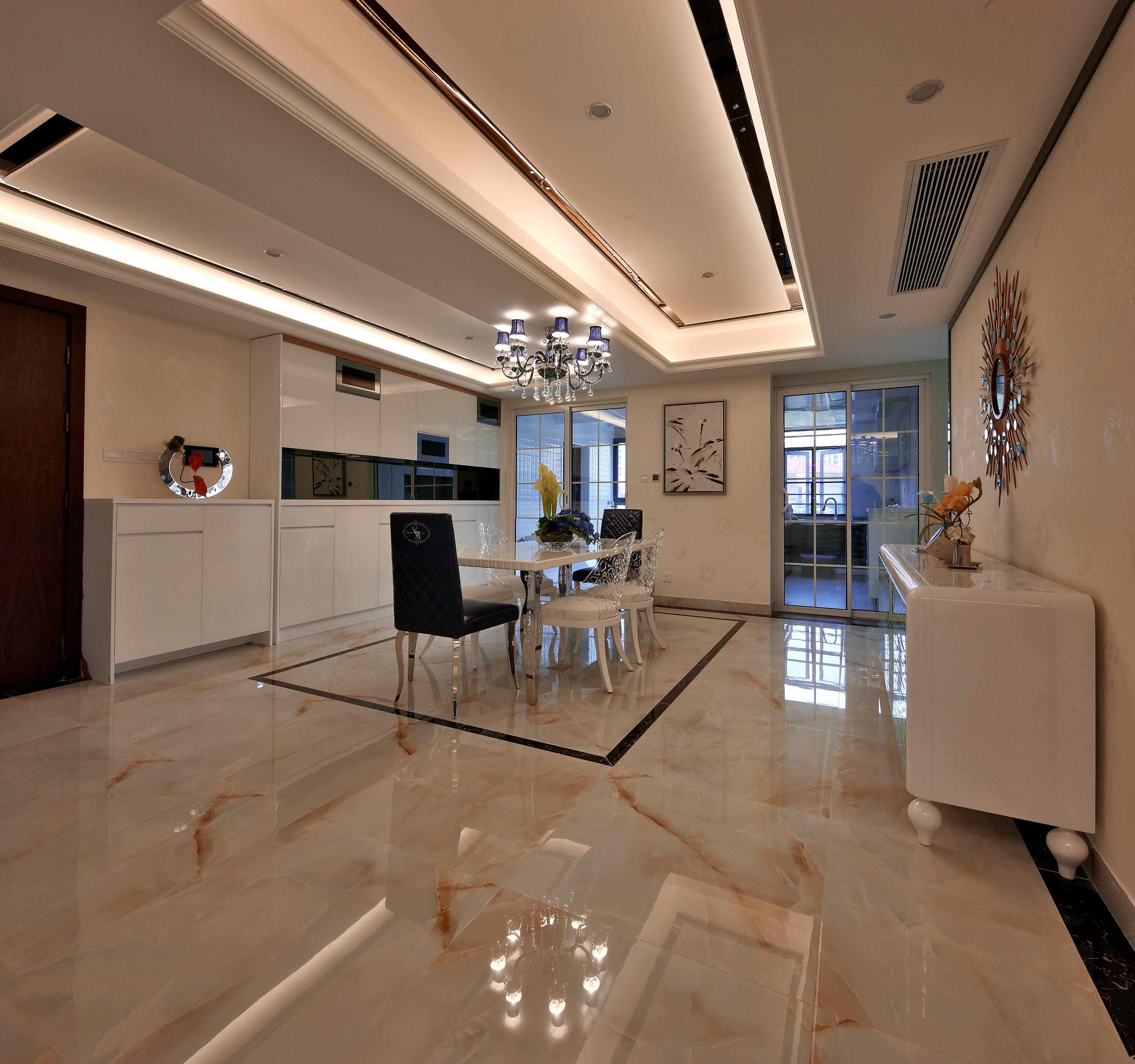 地砖通铺与不通铺效果对比详解，助您选择最佳家装方案