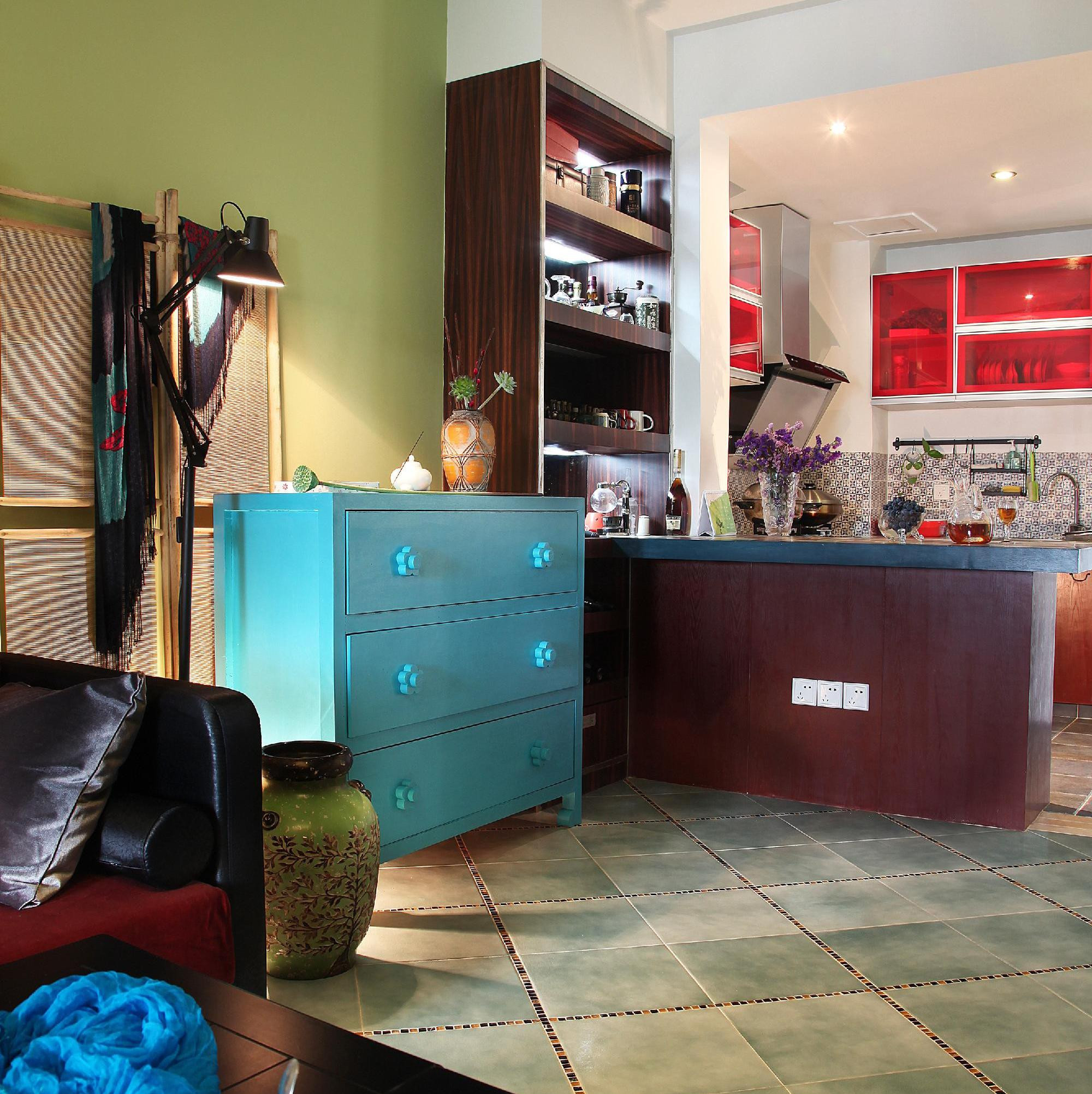 手提袋设计效果图：创意与实用的完美结合