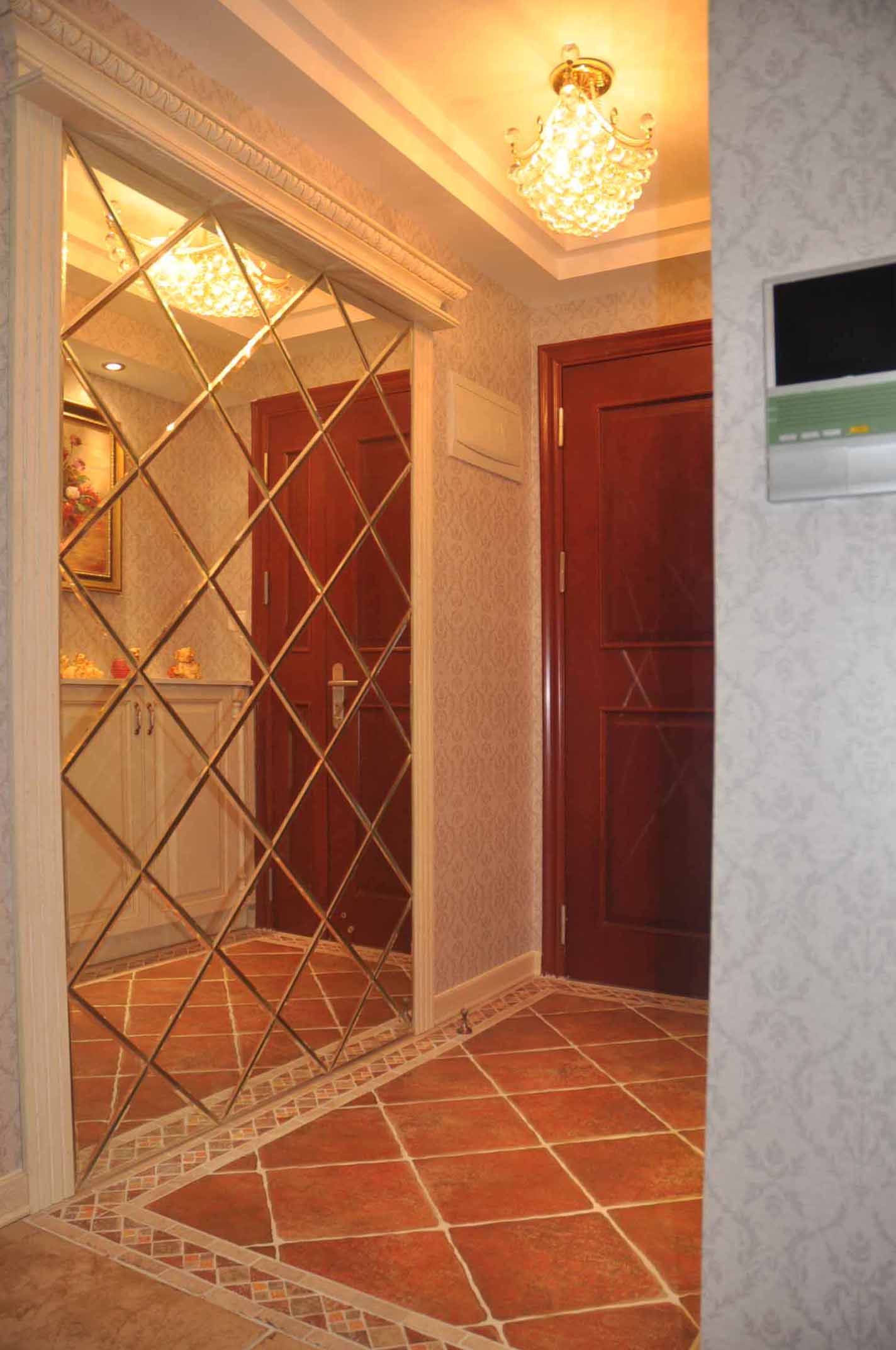 酒店大门防撞条效果图展示与设计推荐