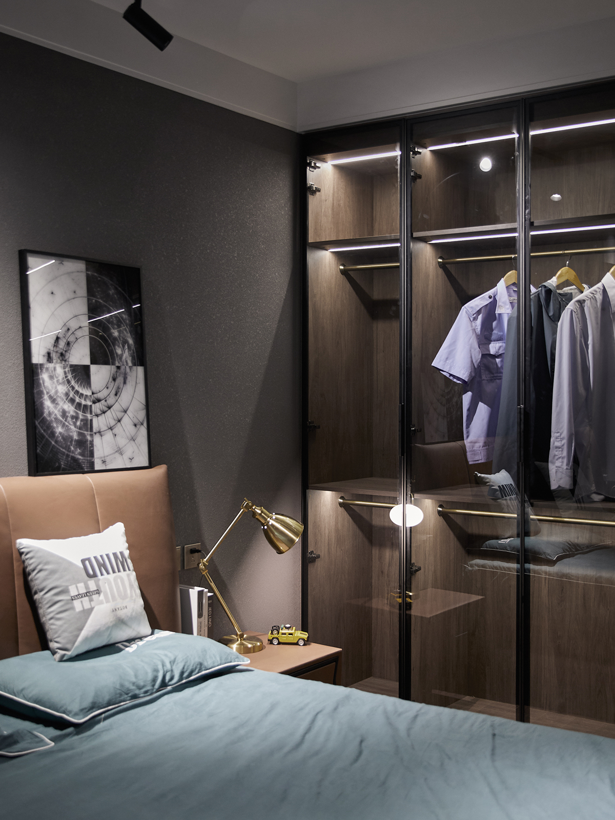 精品男装店装修效果图：打造吸睛高品质空间