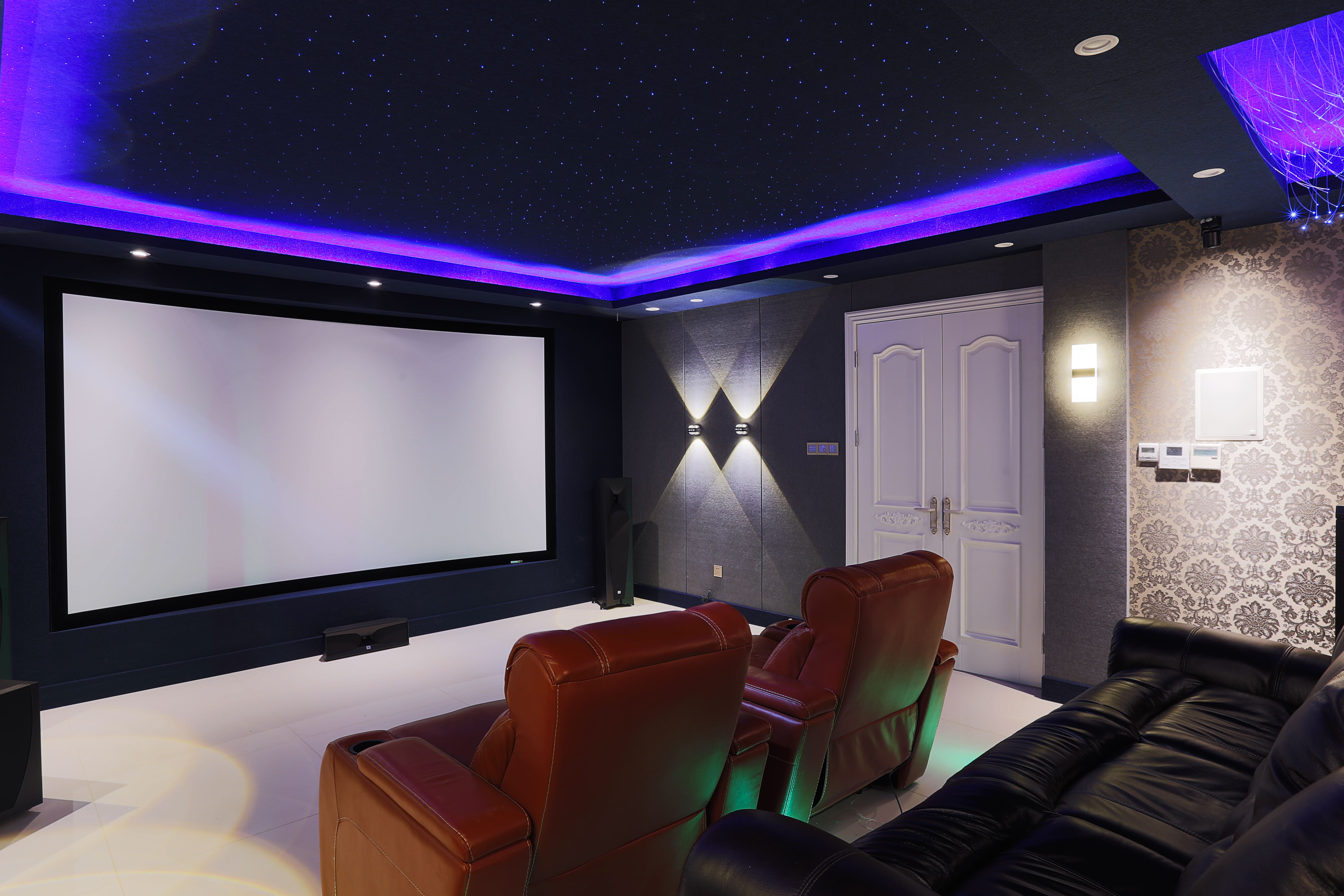 如何设计一个吸引人的户外唱吧装修方案