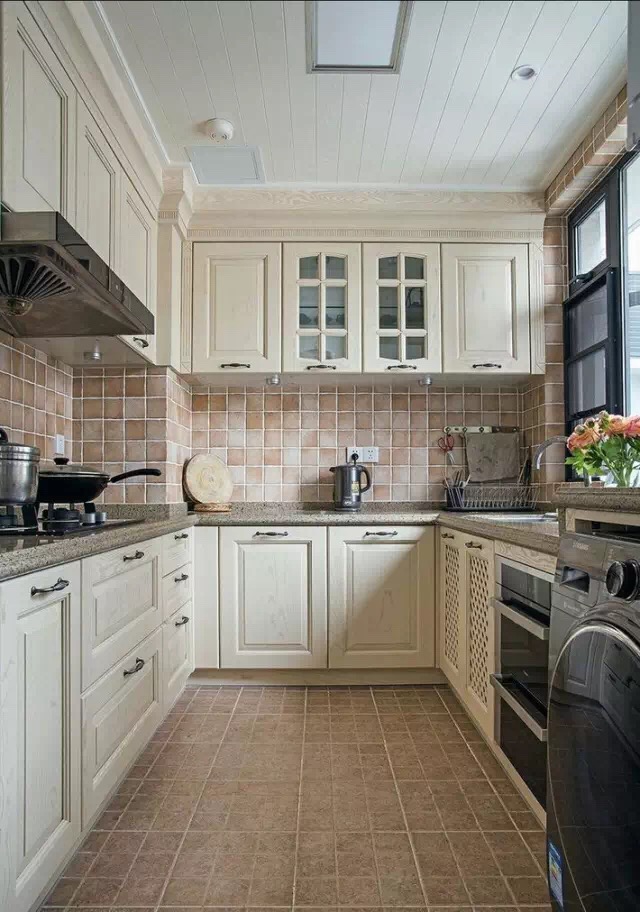 法式田园风情厨房装修效果图大全，打造浪漫烹饪空间