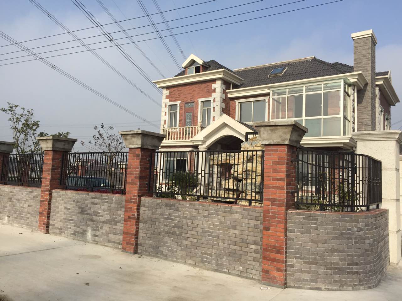 女儿墙压檐板实物图欣赏与安装要点