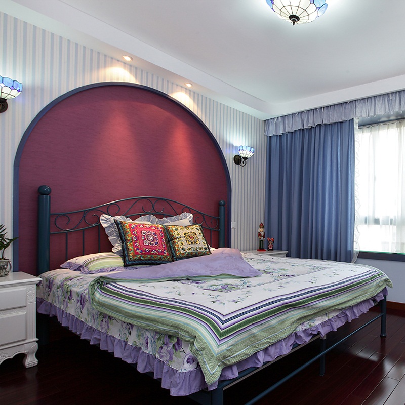 红色与紫色搭配的家装效果图创意设计