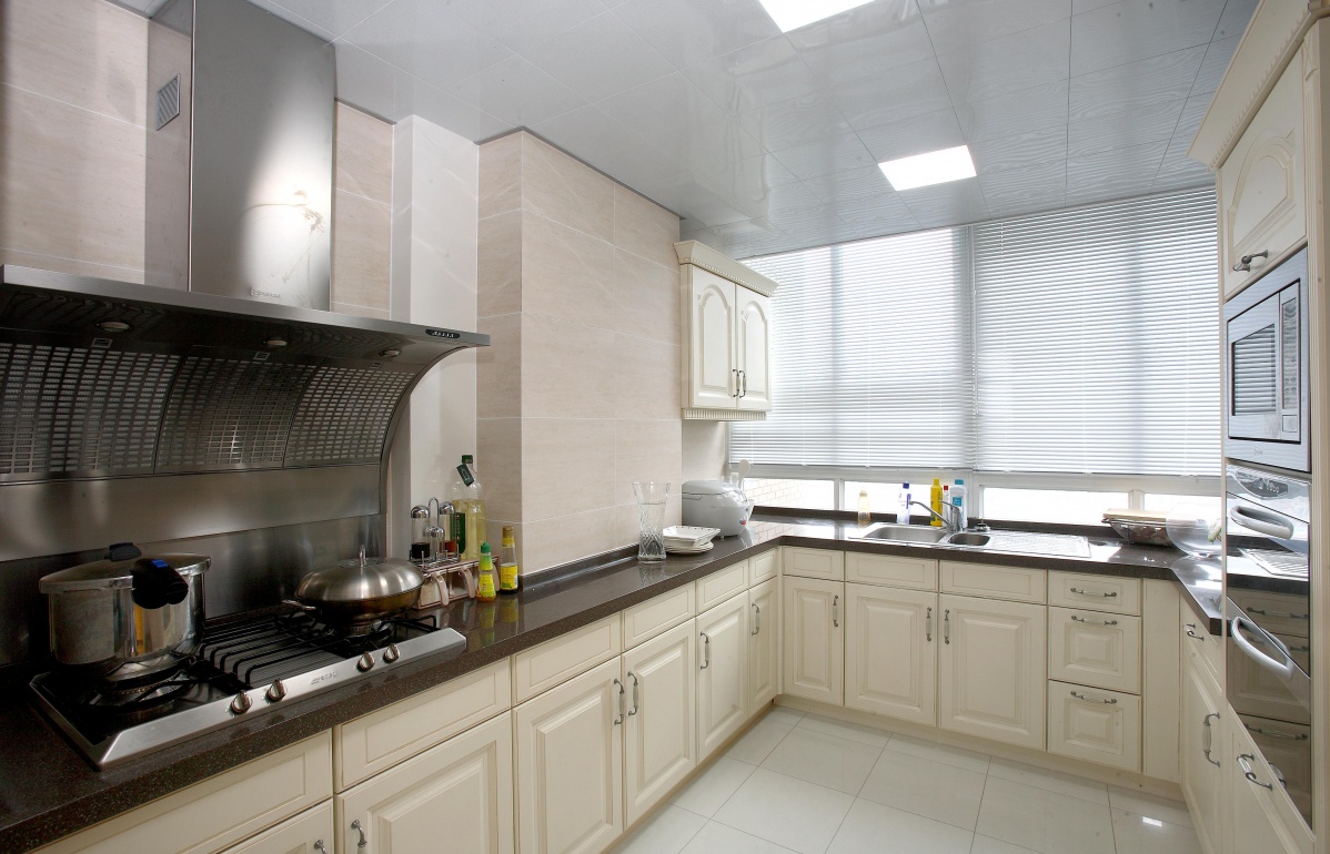 灶台贴膜效果图合集：实用与美观兼具的精彩选择