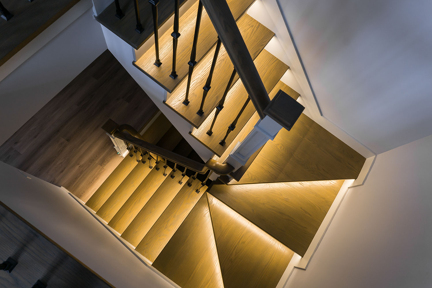 二层家用楼梯样式图片精选，一站帮您解决设计难题