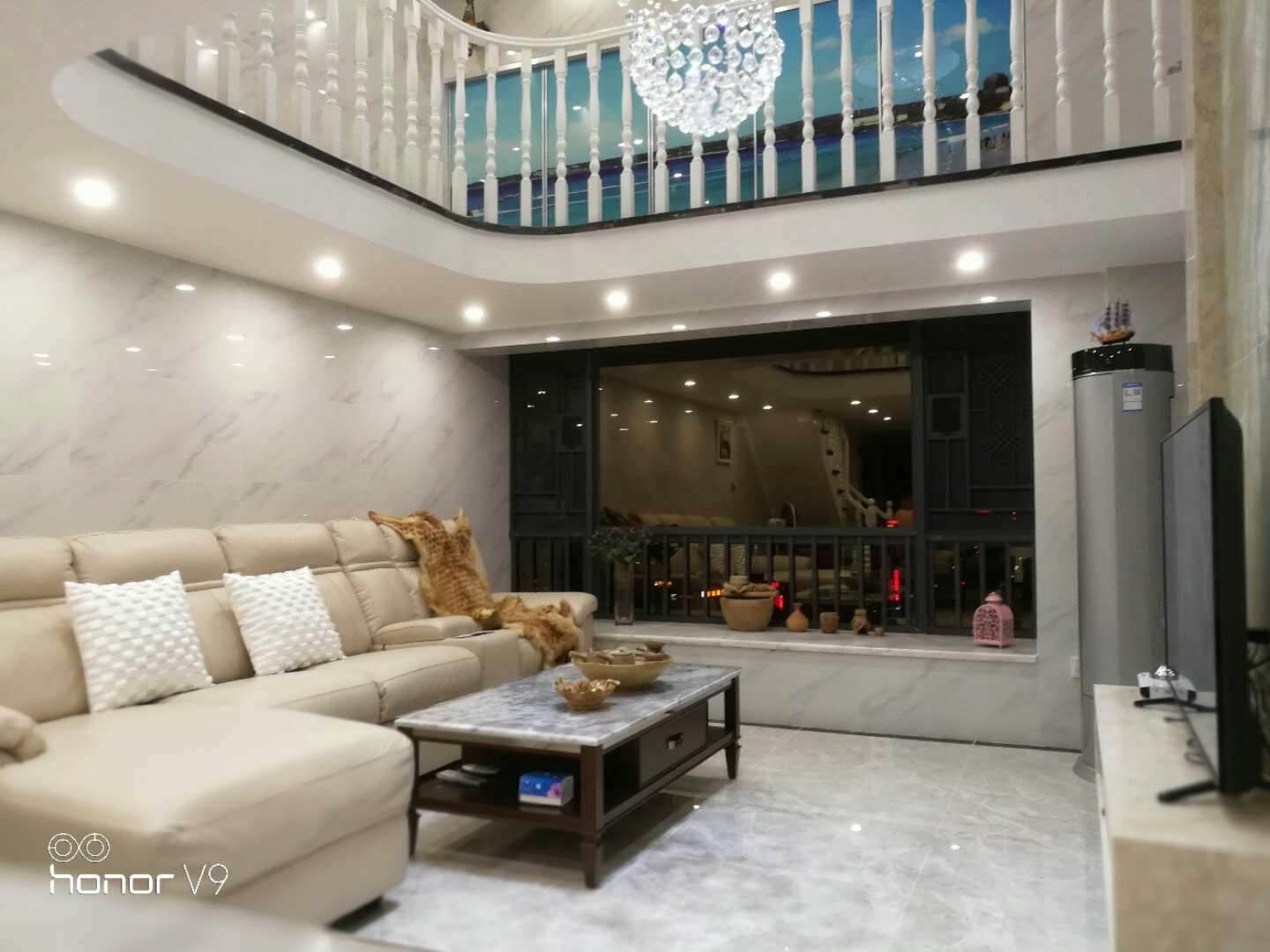 半封闭阳台装修效果指南：打造舒适空间的设计建议