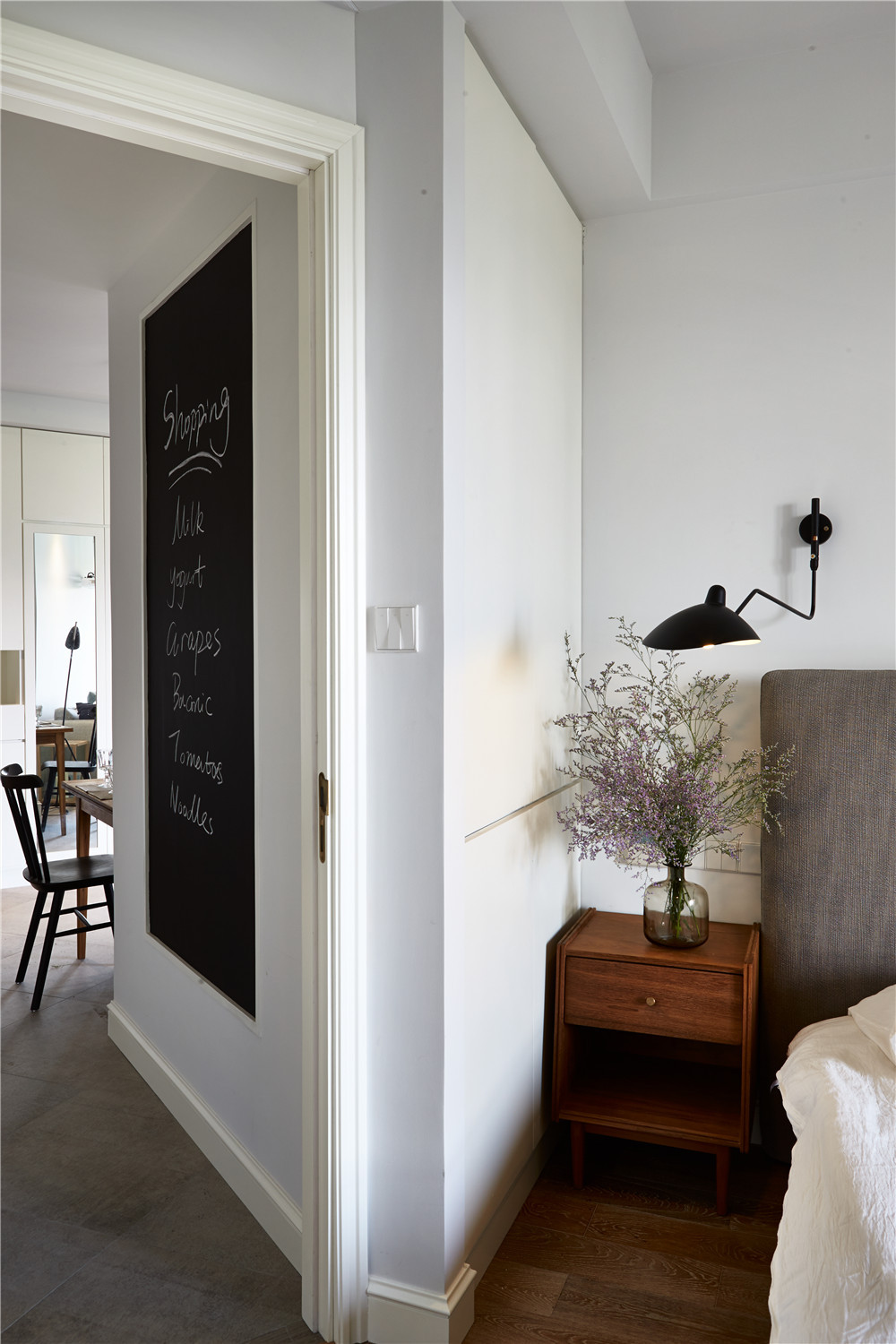 白墙配地墙角线的完美颜色搭配指南