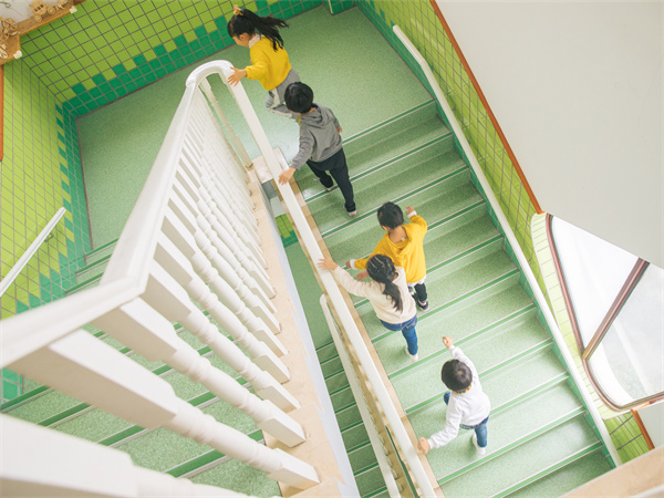 楼梯踏步板标准尺寸是多少？楼梯材质如何选择？