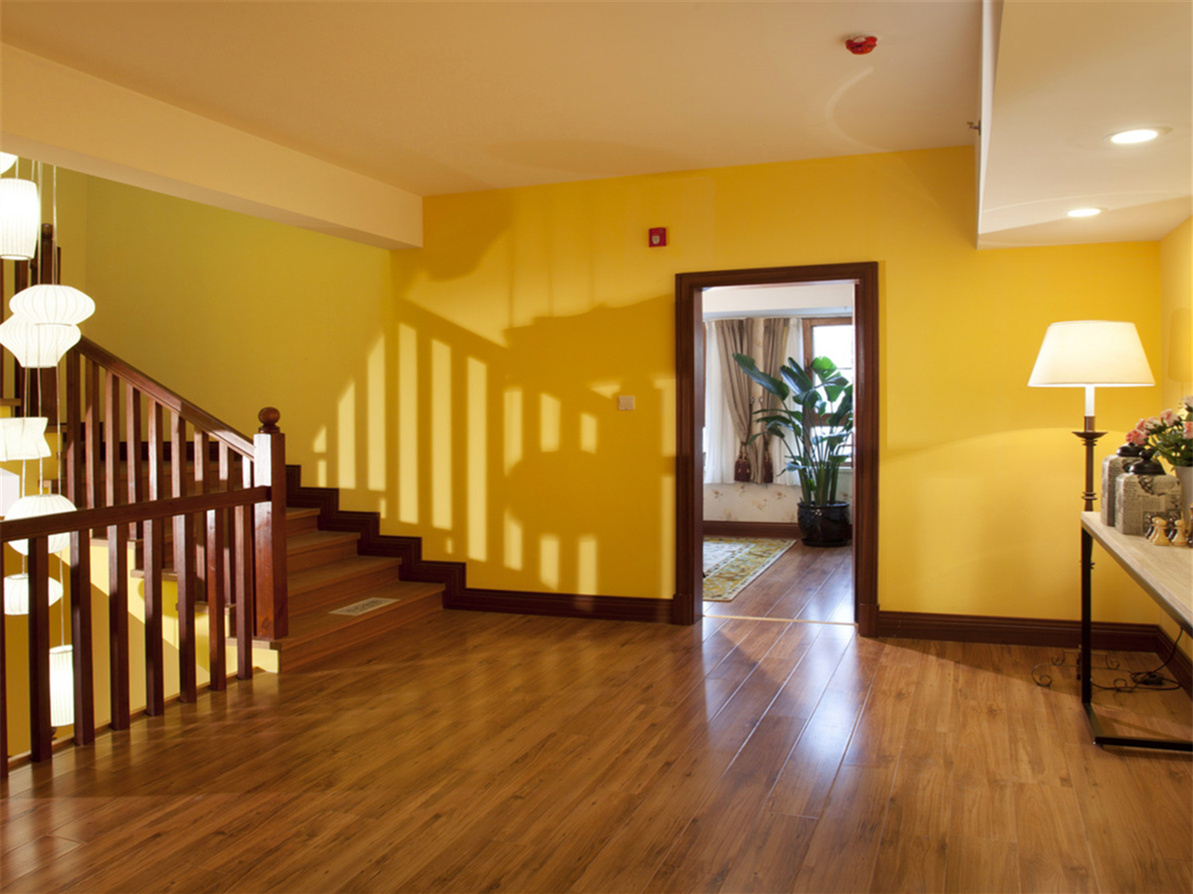 不同材质楼梯价格是多少，安装楼梯的注意事项