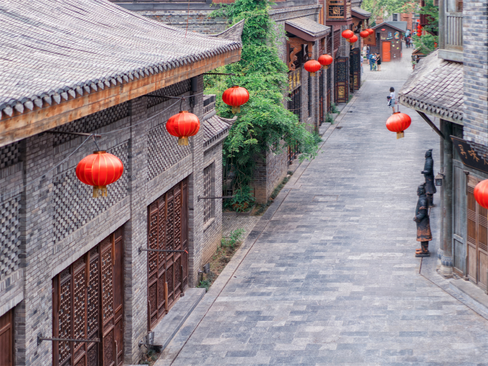 青石板材有哪些特点？怎样选择好的青石板材？