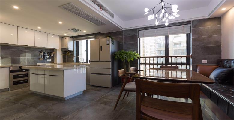 新房装修纠结窗户换不换？