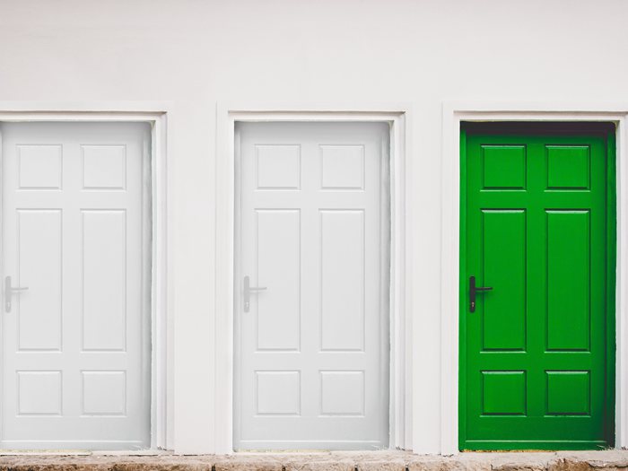 烤漆门好还是实木门好？实木门和烤漆门有哪些区别？