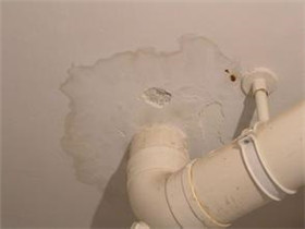 卫生间漏水用什么材料  卫生间渗水怎么处理